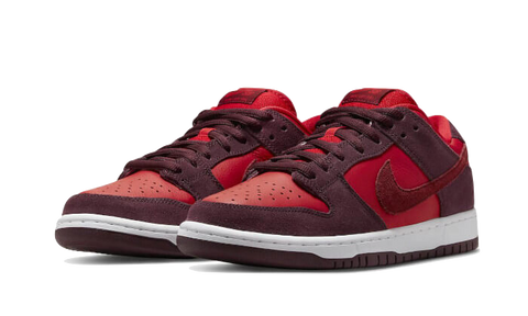 Nike SB Dunk Low Cherry