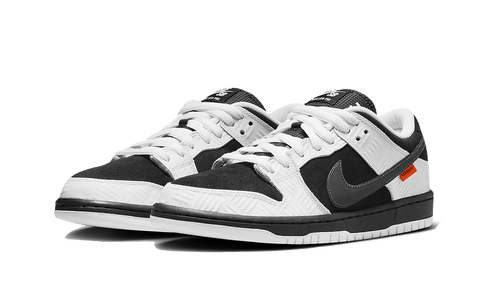 Nike SB Dunk Low TIGHTBOOTH